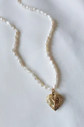 Giselle Pearl Necklace