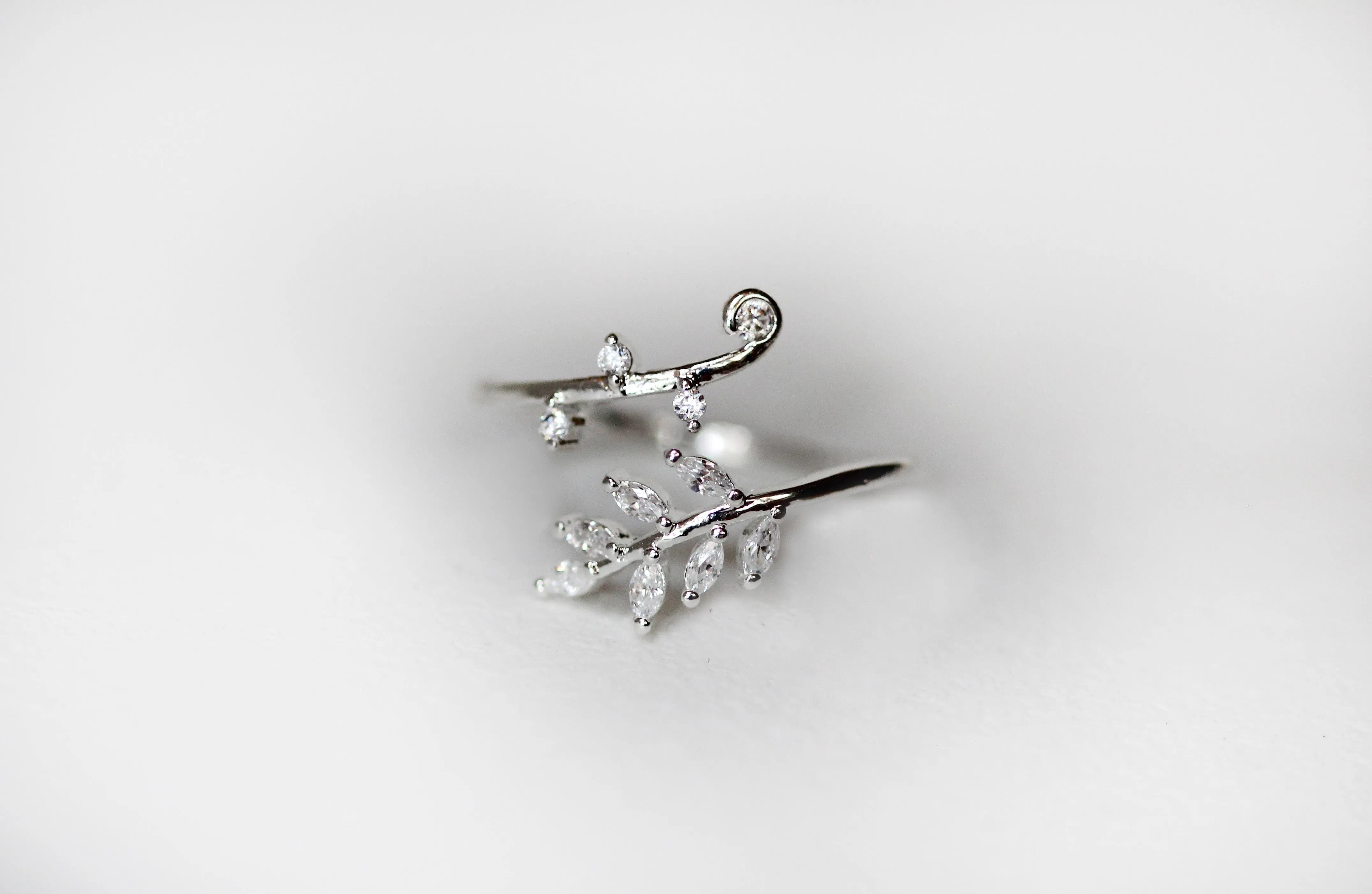 Vines Crystals Ring