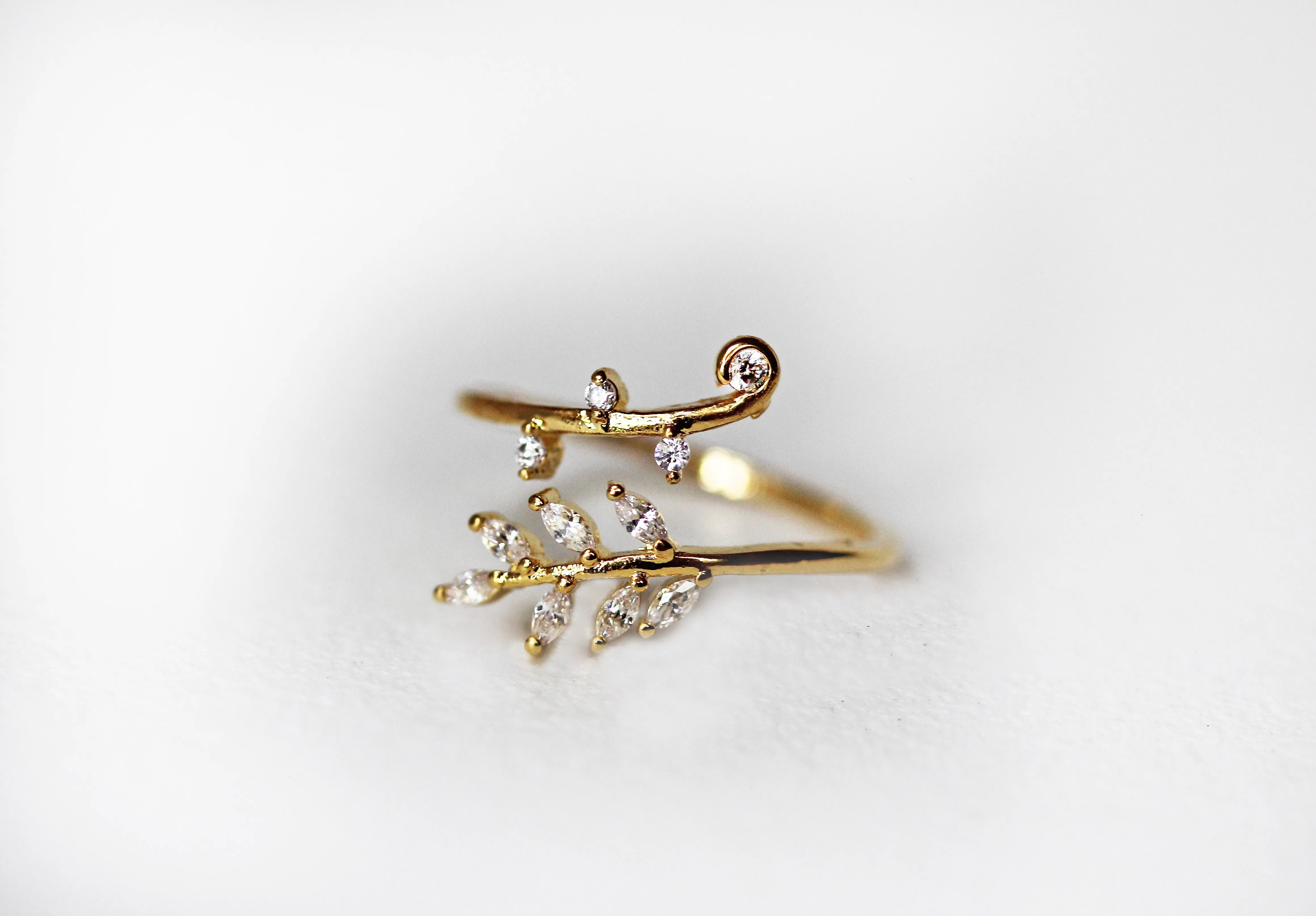 Vines Crystals Ring